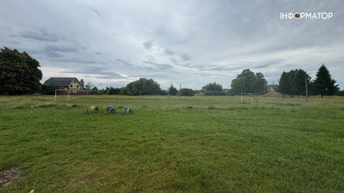 Поле в селі Корнич