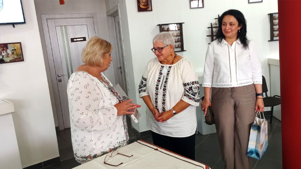 Ще шість срібних монет-писанок поповнили колекцію Музею писанкового розпису 1