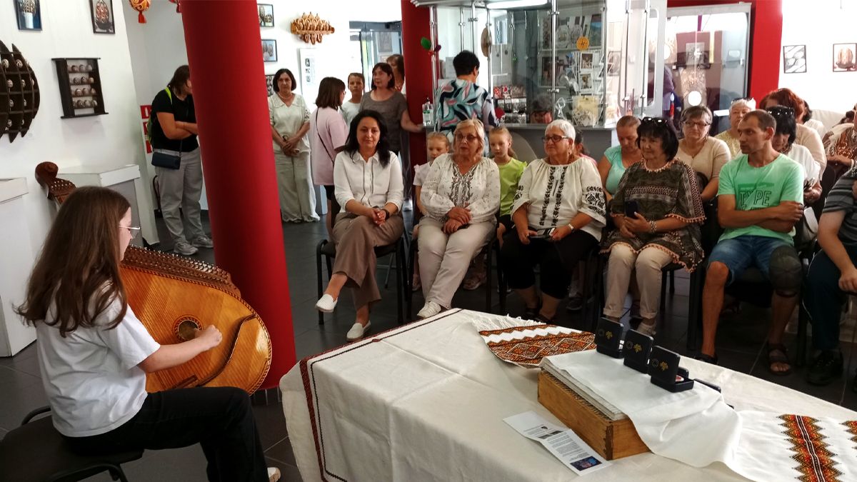 Ще шість срібних монет-писанок поповнили колекцію Музею писанкового розпису 2