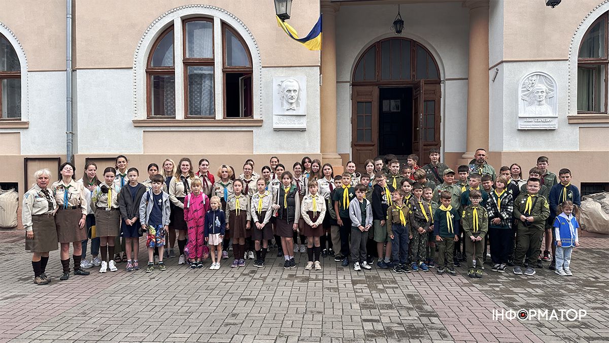 До Дня Державного Прапора в Коломиї розгорнули 17-метровий стяг 22