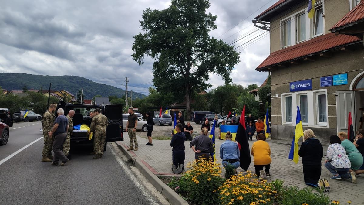 Назавжди 28: У Делятині зустріли загиблого захисника Богдана Марфієвича