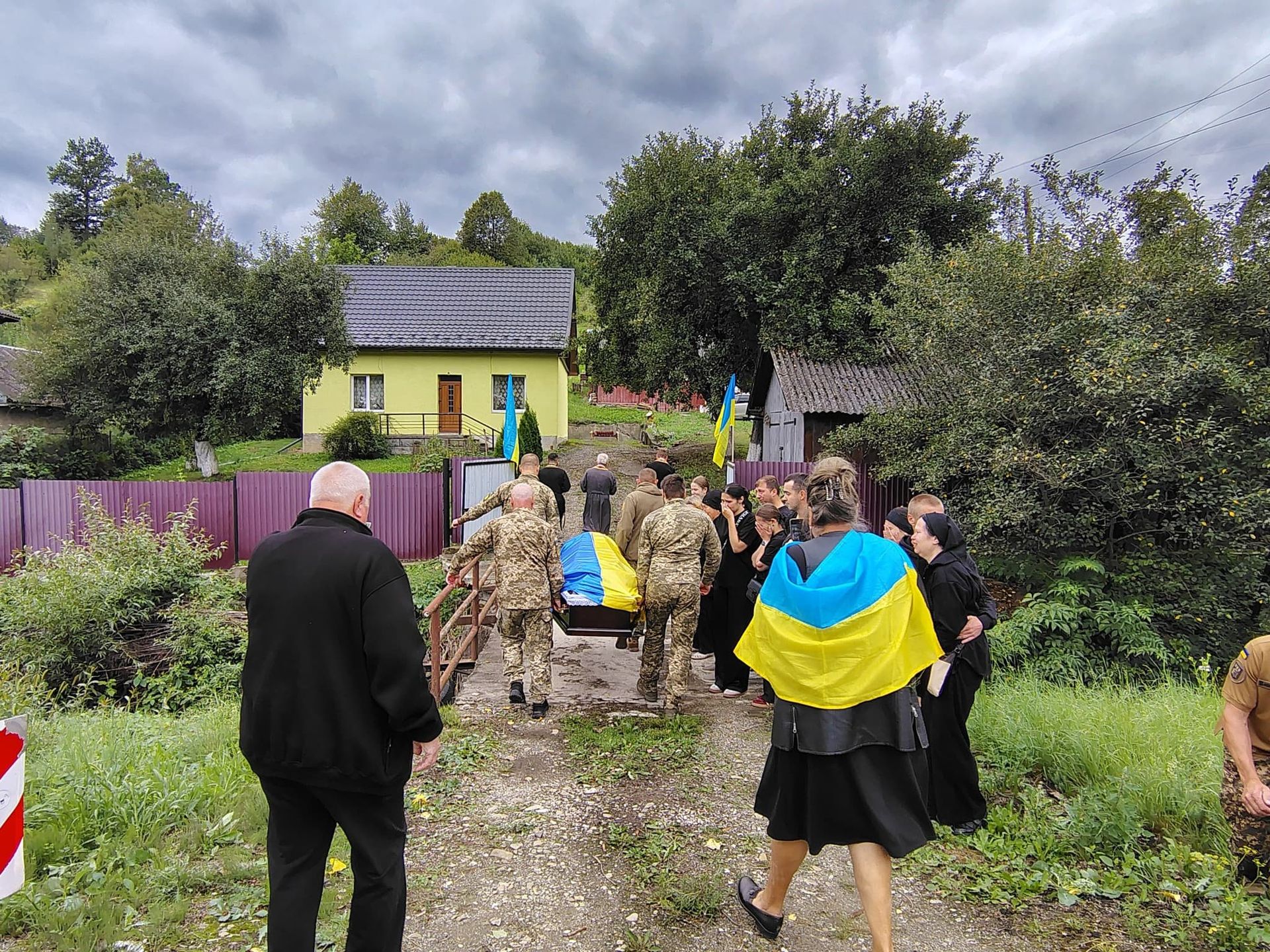 Назавжди 28: У Делятині зустріли загиблого захисника Богдана Марфієвича 4