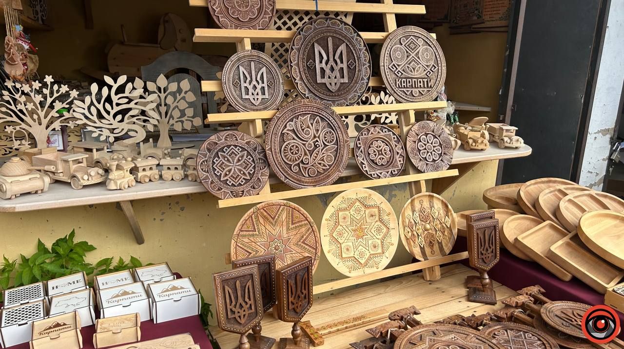 Дерев’яні вироби на Смоднянському базарі: гуцульські мистецькі шедеври 1
