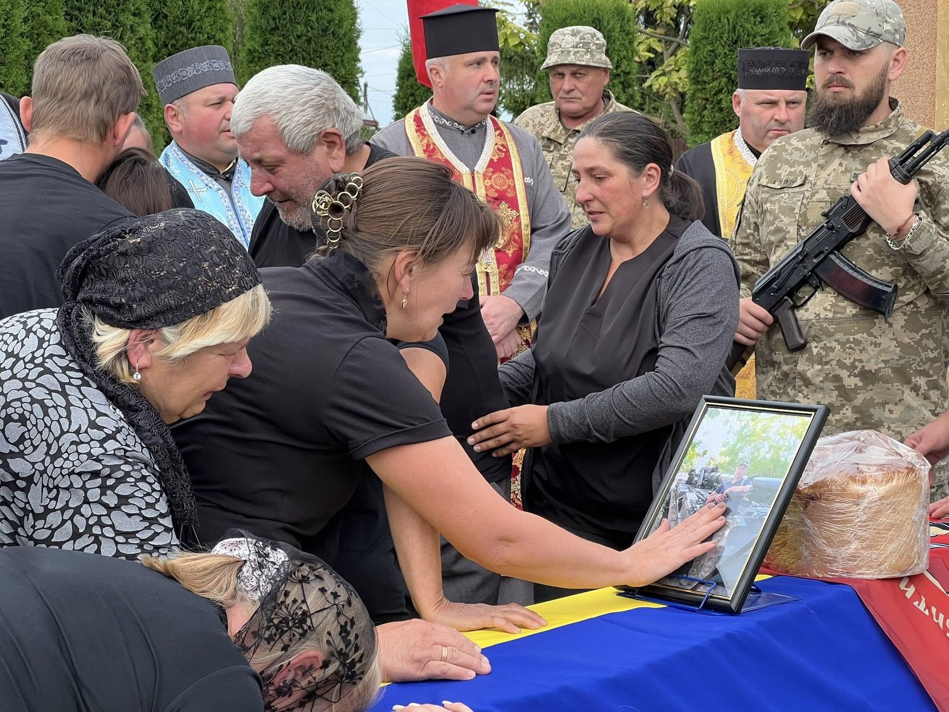 На Коломийщині зустріли скорботний кортеж полеглого Героя Дмитра Куриліва 5