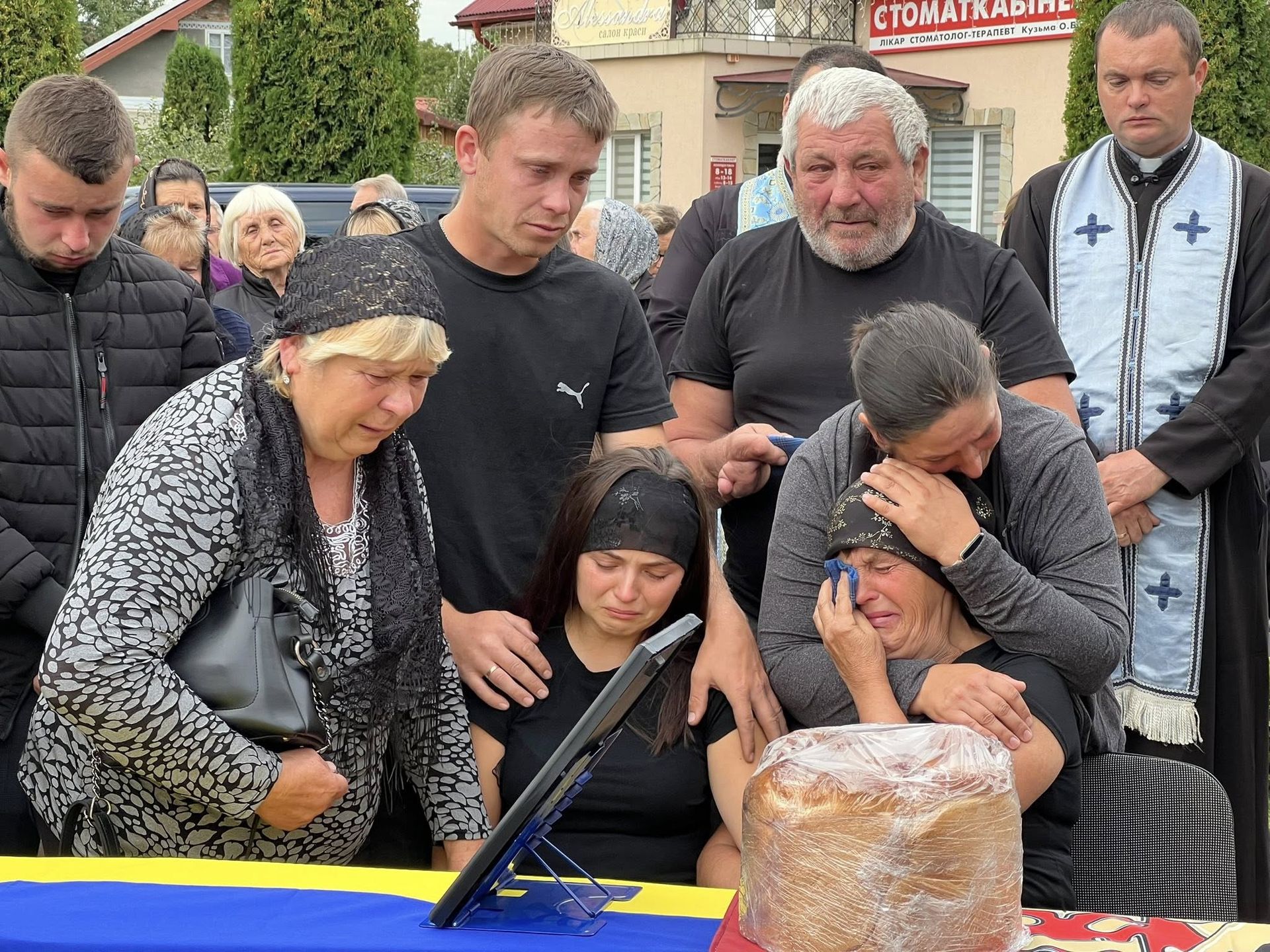 На Коломийщині зустріли скорботний кортеж полеглого Героя Дмитра Куриліва 6