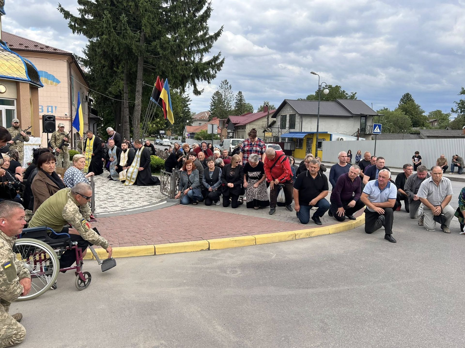 На Коломийщині зустріли скорботний кортеж полеглого Героя Дмитра Куриліва 8