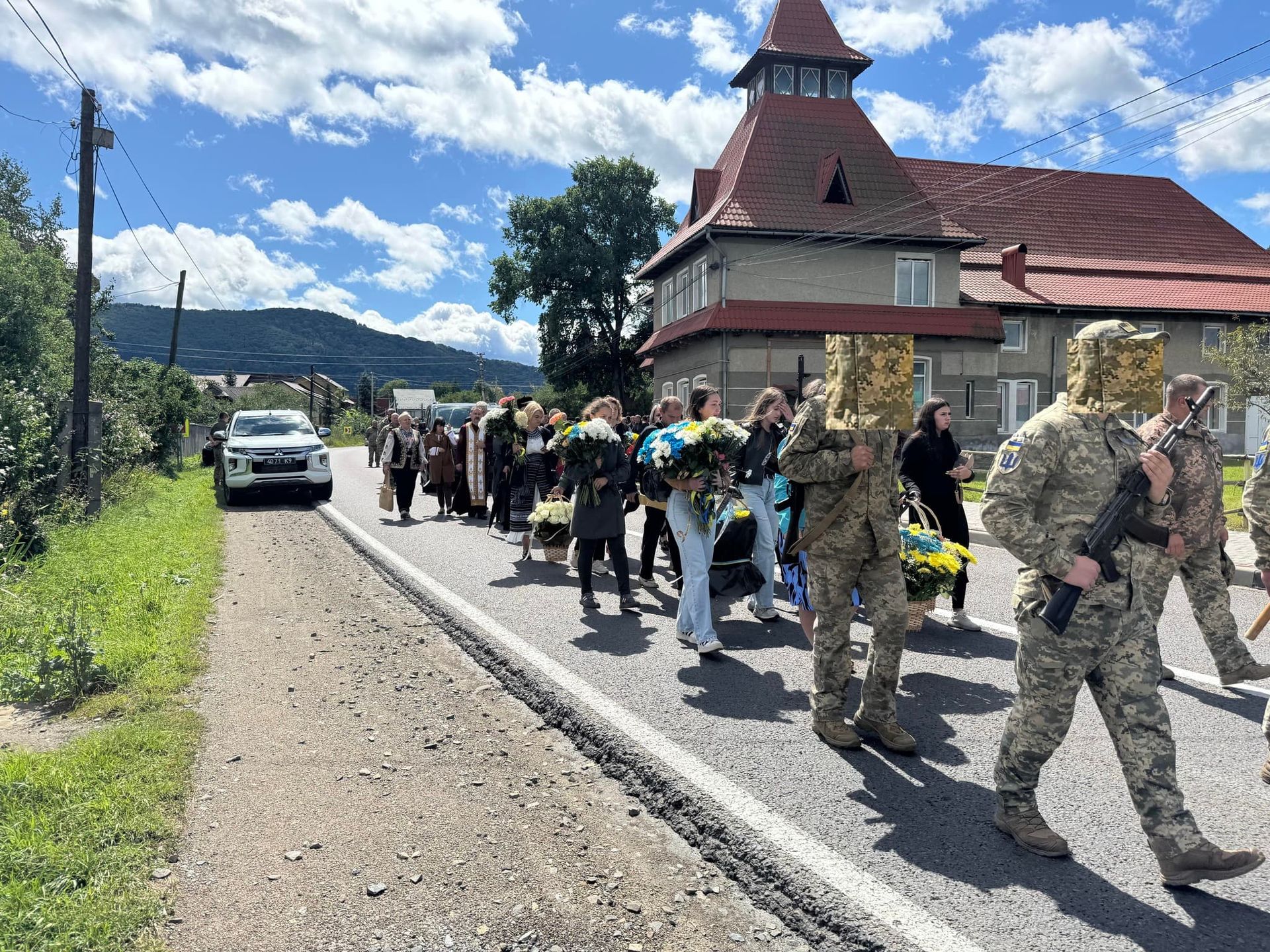 У Делятині попрощались із загиблим воїном Богданом Марфієвичем 7