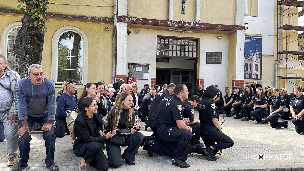 У Коломиї "на щиті" зустріли капітана поліції Ігоря Мартинюка 16