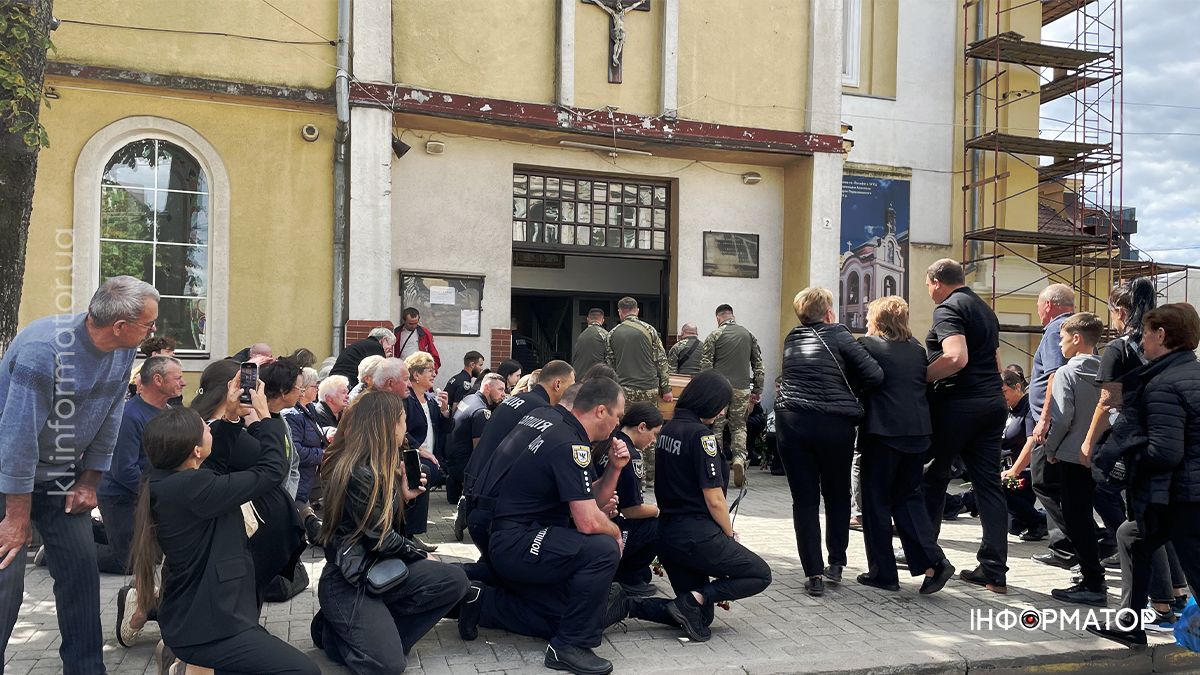 У Коломиї "на щиті" зустріли капітана поліції Ігоря Мартинюка 21