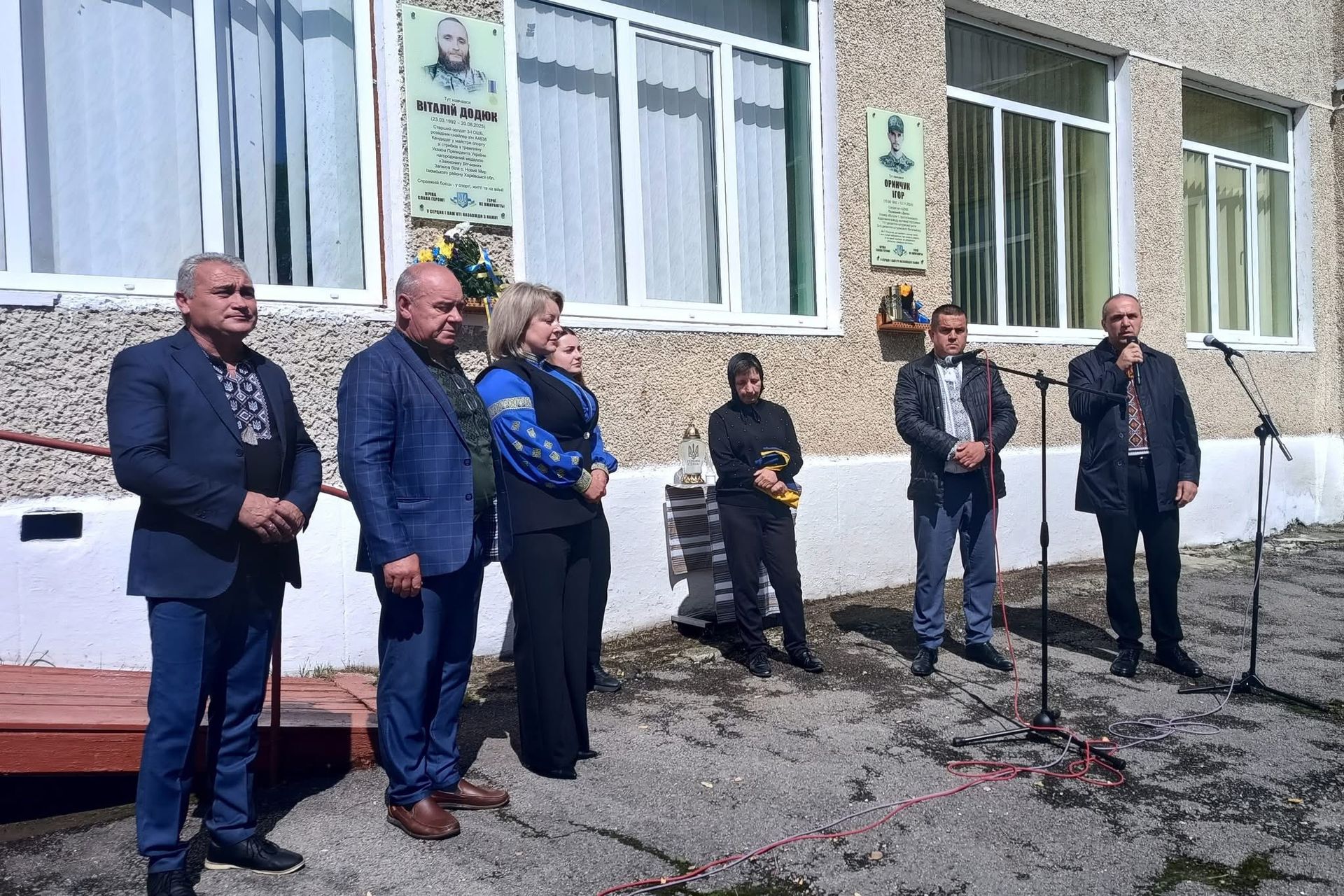 У Верховині відкрили меморіальну дошку Герою Віталію Додюку 3