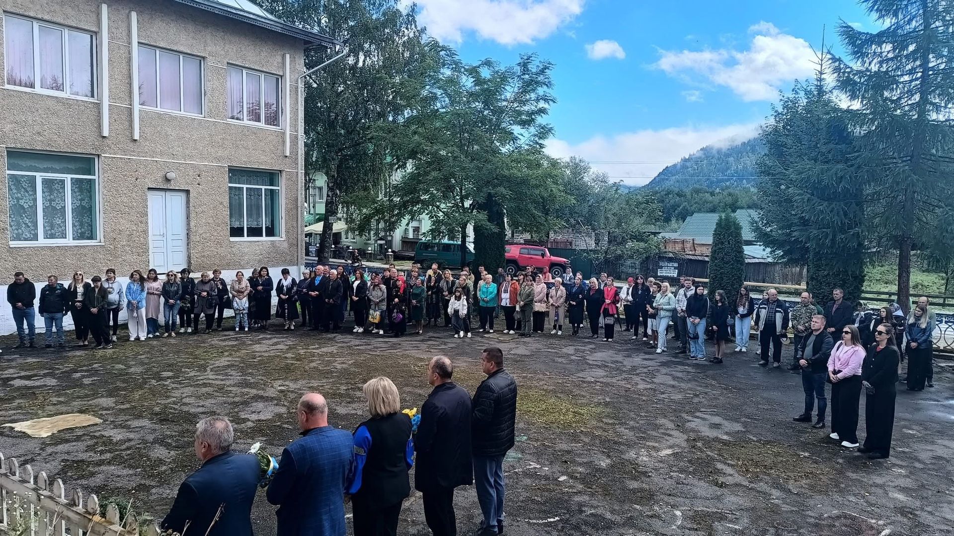 У Верховині відкрили меморіальну дошку Герою Віталію Додюку 6