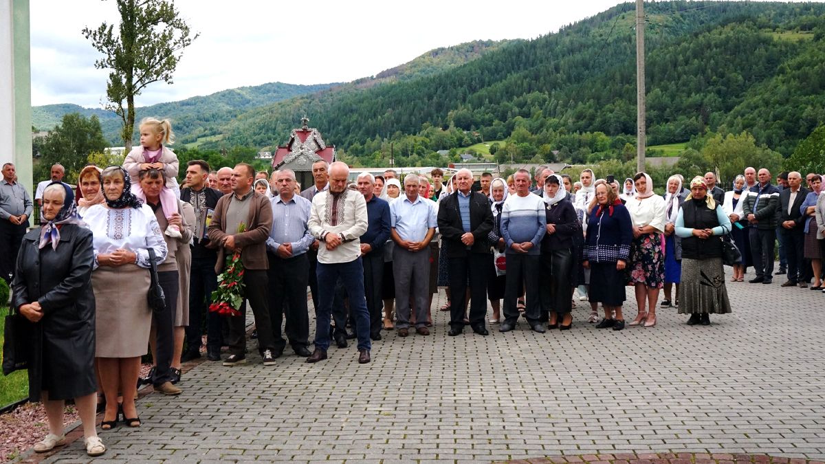 Алею Слави в пам'ять про загиблих воїнів відкрили на Надвірнянщині 5