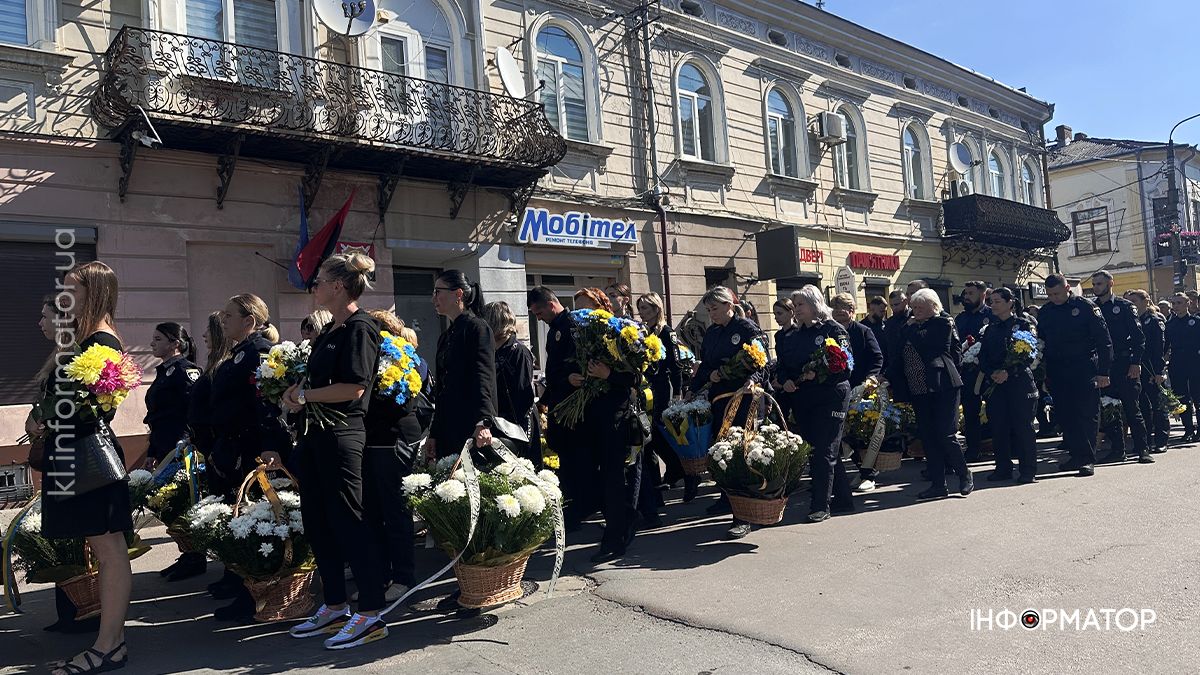 У Коломиї попрощались із загиблим капітаном поліції Ігорем Мартинюком 11