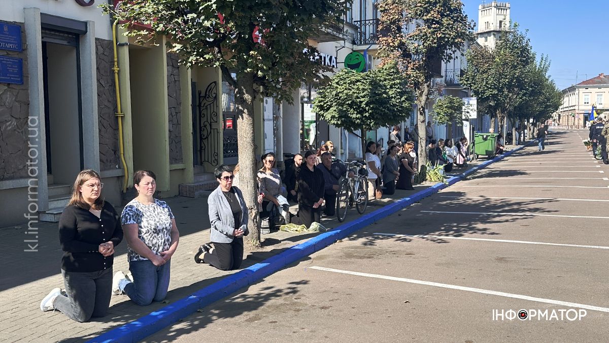 У Коломиї попрощались із загиблим капітаном поліції Ігорем Мартинюком 18