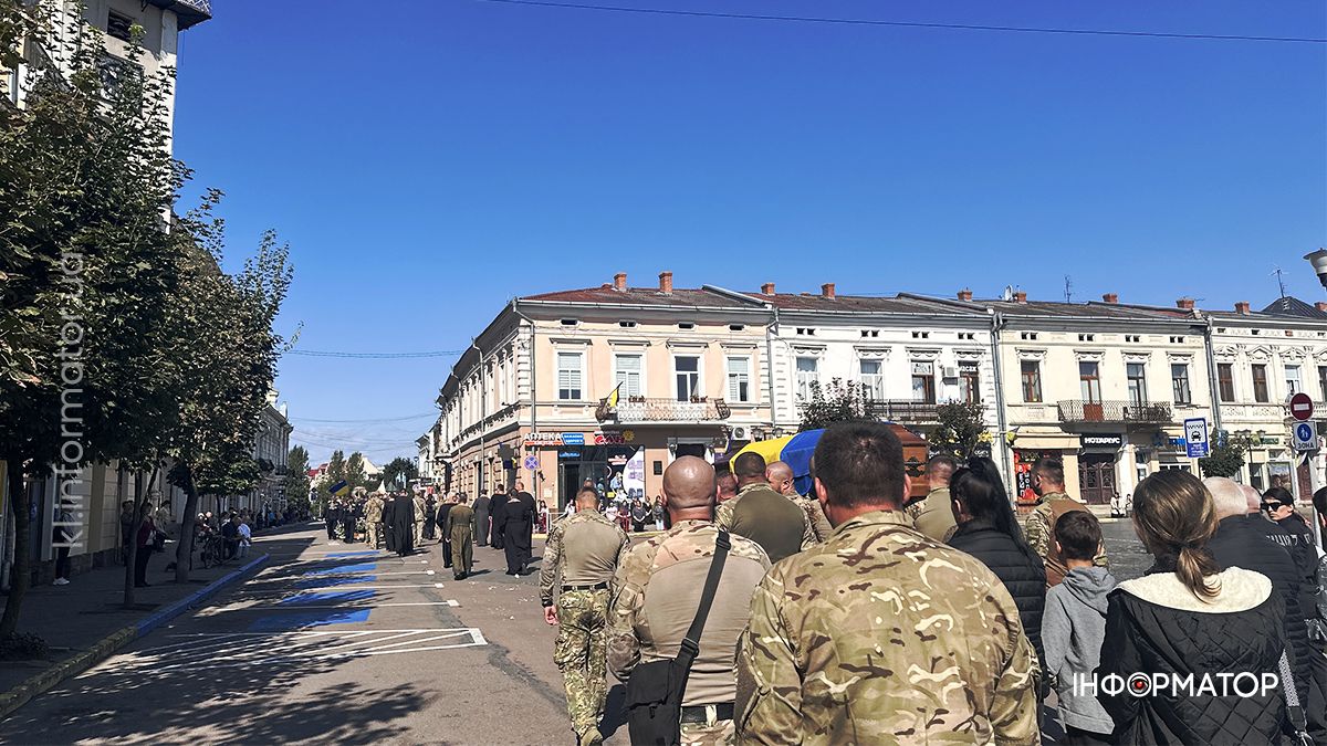 У Коломиї попрощались із загиблим капітаном поліції Ігорем Мартинюком 19