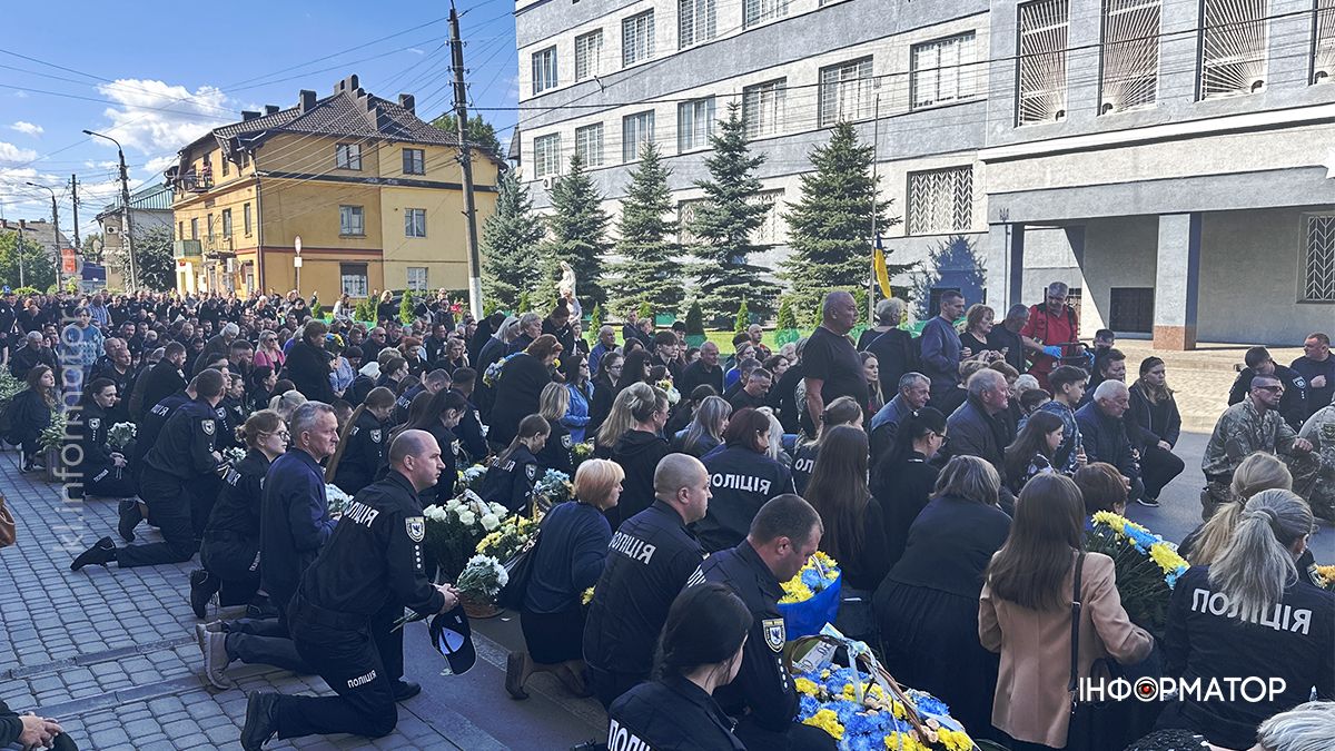 У Коломиї попрощались із загиблим капітаном поліції Ігорем Мартинюком 29