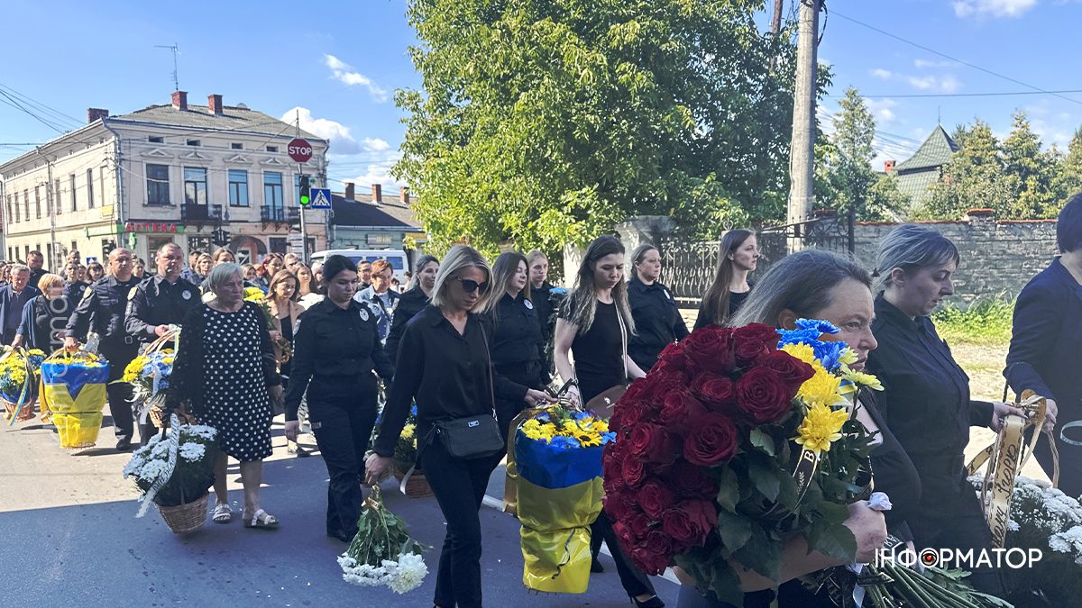 У Коломиї попрощались із загиблим капітаном поліції Ігорем Мартинюком 26