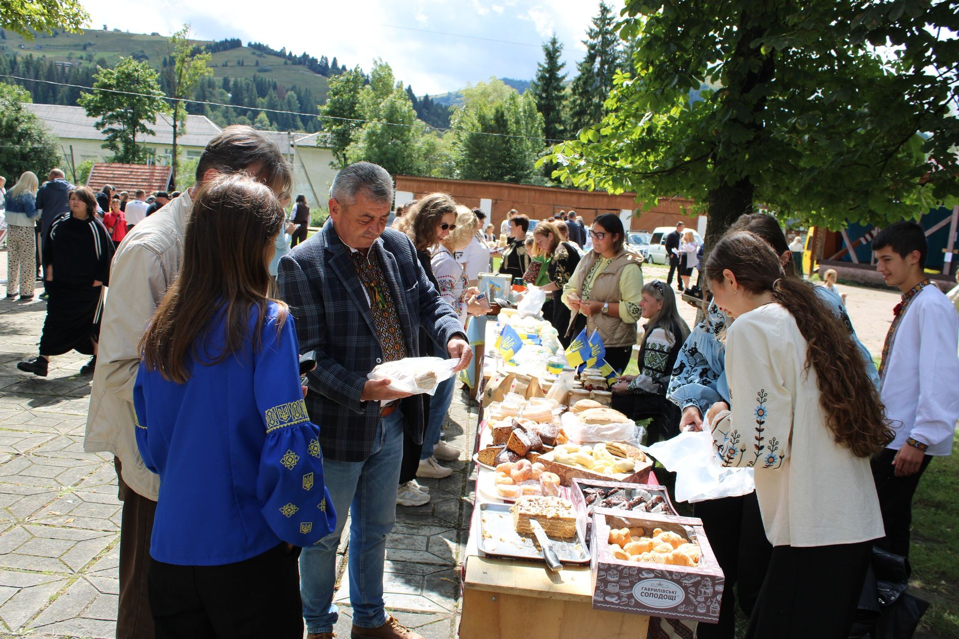 У Верховині зібрали понад 165 тис грн на підтримку ЗСУ 9