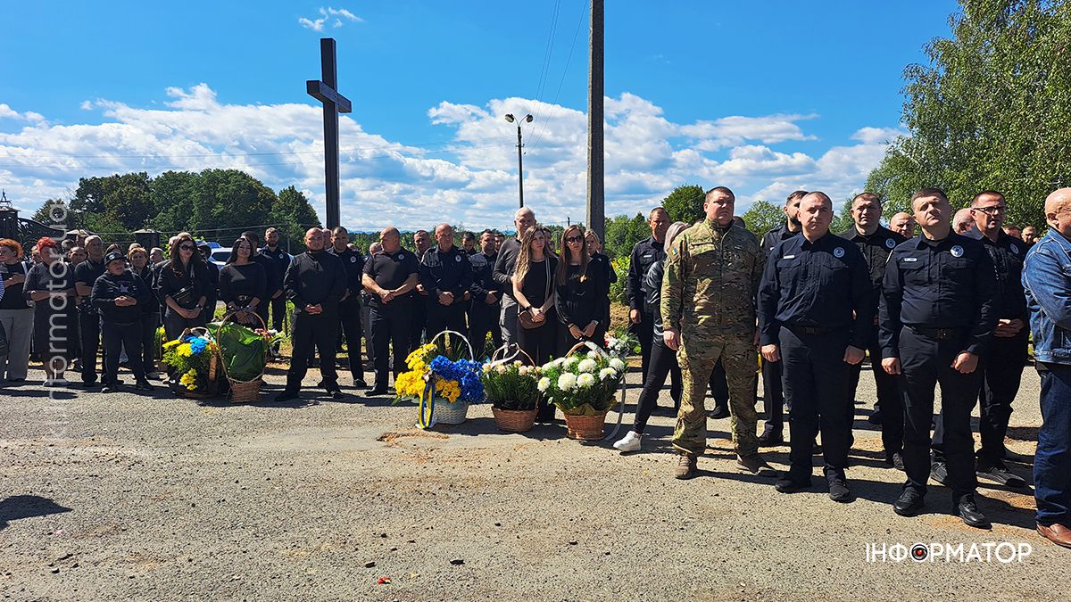 У Коломиї попрощались із загиблим капітаном поліції Ігорем Мартинюком 35