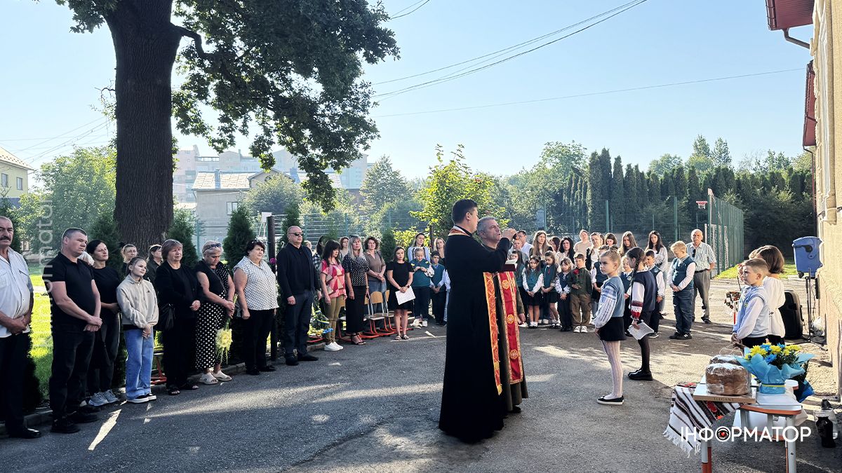 Меморіальну дошку воїну Петру Івановичу відкрили у Коломиї 1