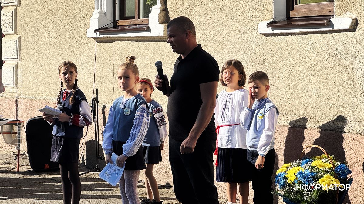 Меморіальну дошку воїну Петру Івановичу відкрили у Коломиї 6