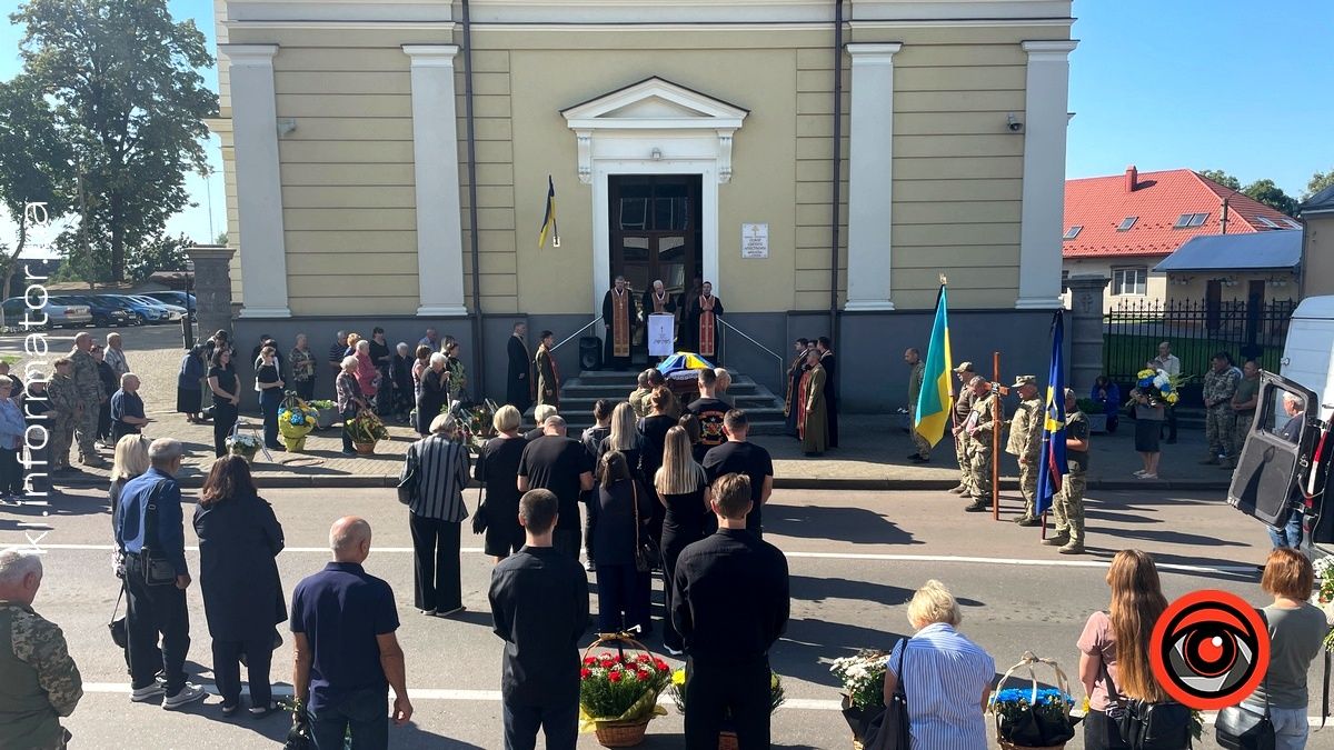 У Коломиї відбулося прощання із загиблим Героєм Ігорем Тодорівим 17