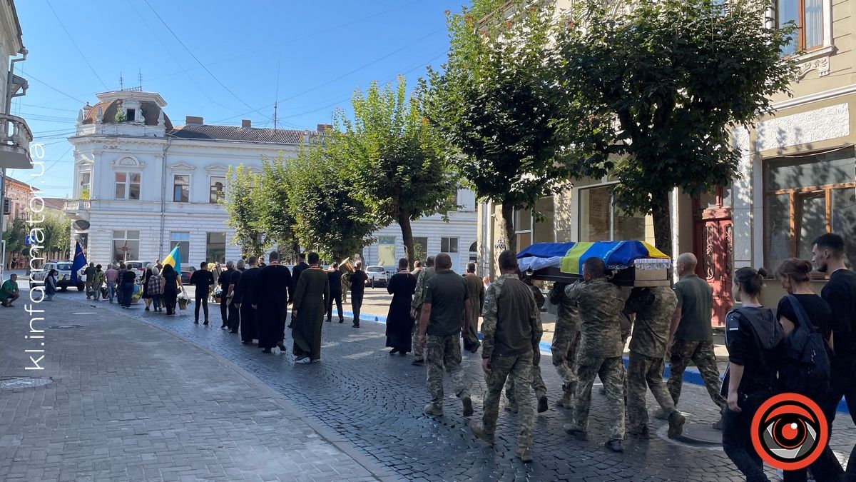 У Коломиї відбулося прощання із загиблим Героєм Ігорем Тодорівим 11