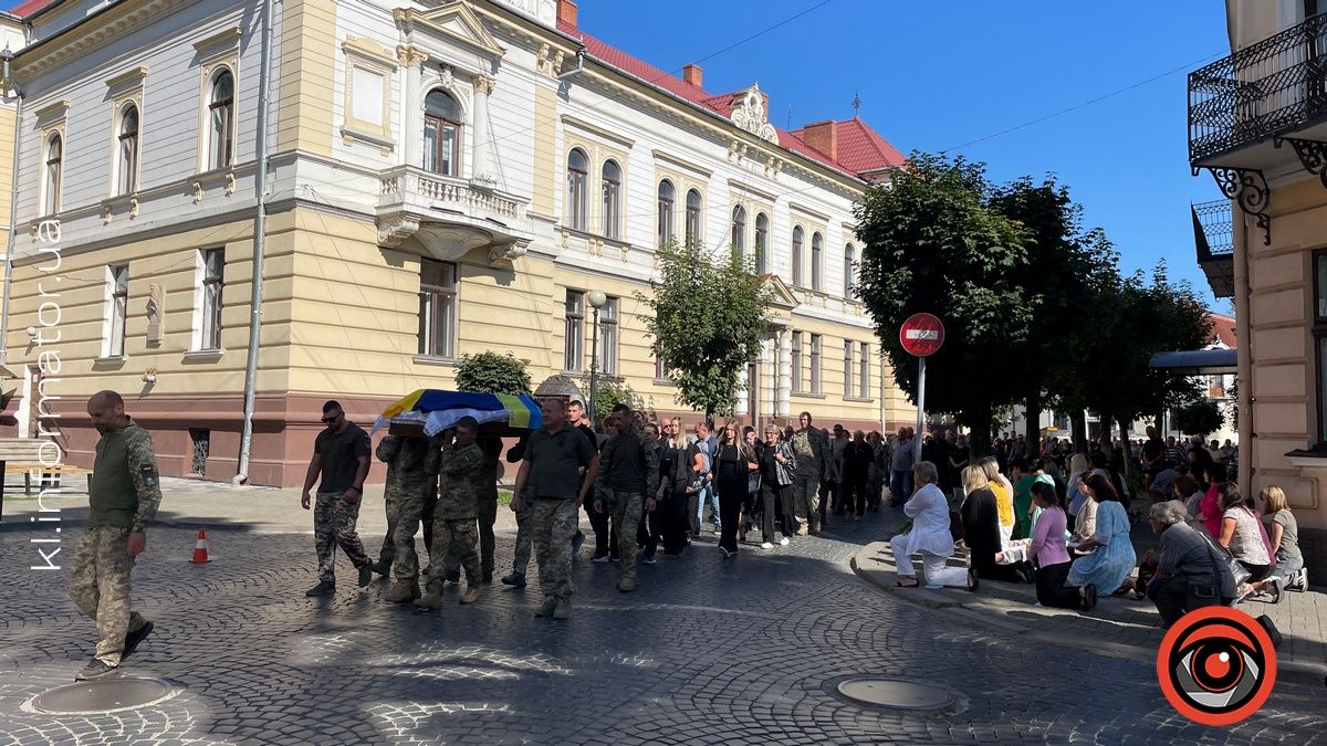 У Коломиї відбулося прощання із загиблим Героєм Ігорем Тодорівим 8