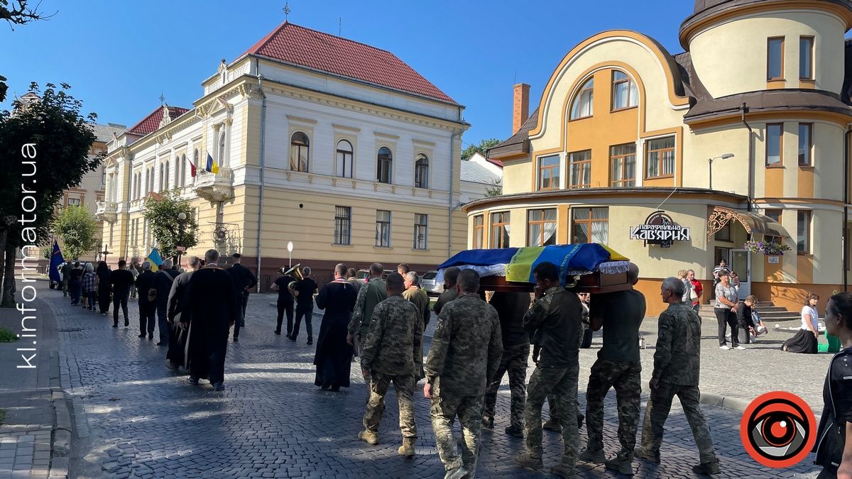 У Коломиї відбулося прощання із загиблим Героєм Ігорем Тодорівим 6