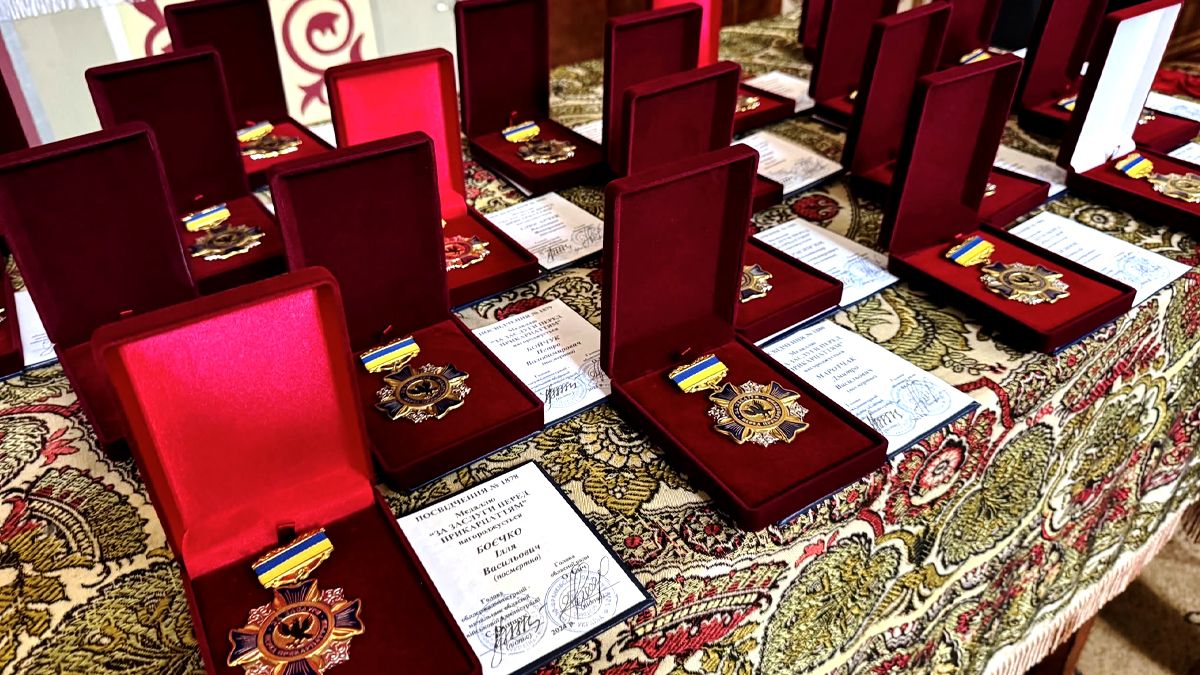 На Косівщині родинам загиблих військовослужбовців вручили обласні нагороди