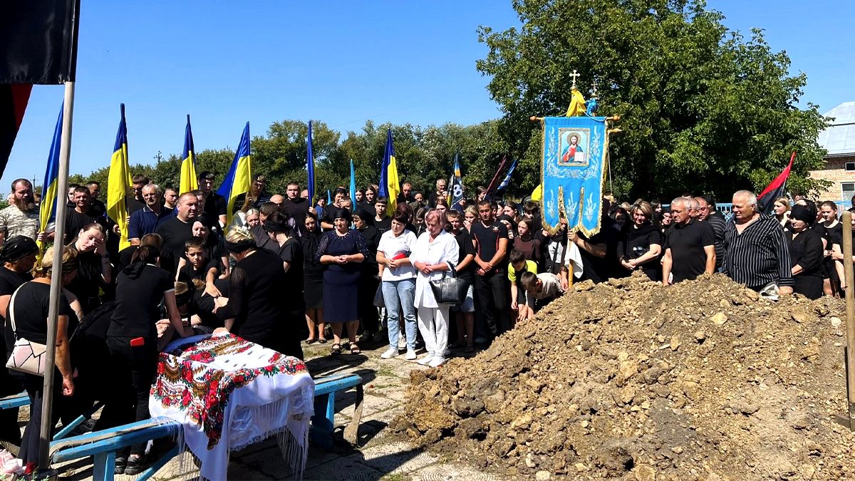 На Городенківщині в останню провели захисника Михайла Ткачука 8