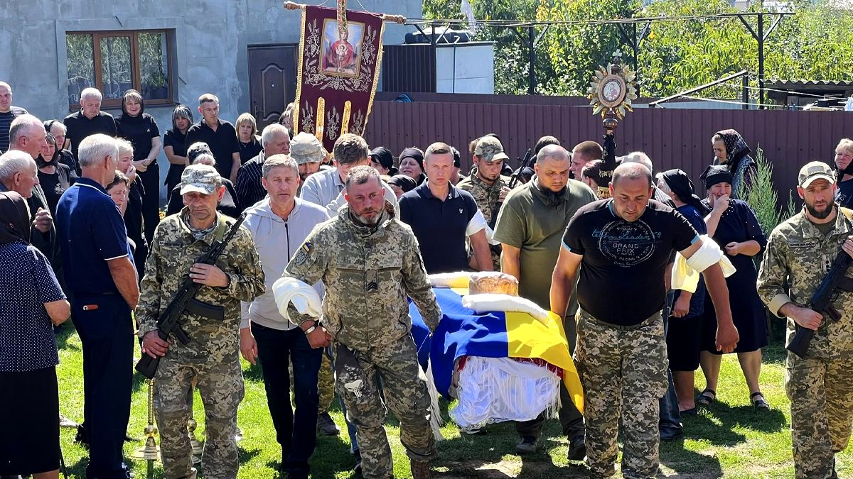 На Городенківщині в останню провели захисника Михайла Ткачука 2