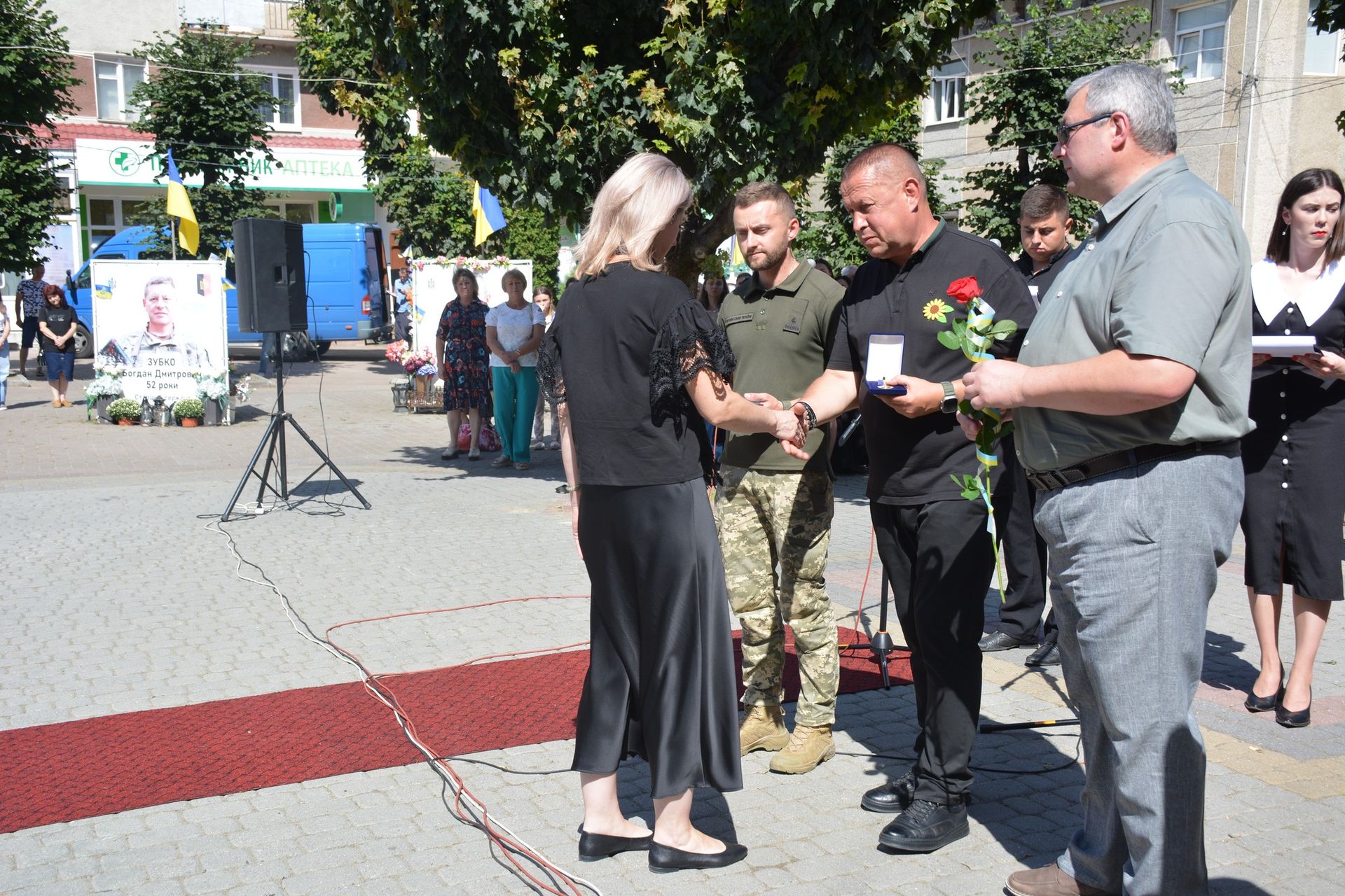 У Надвірній нагородами відзначили полеглих воїнів 1
