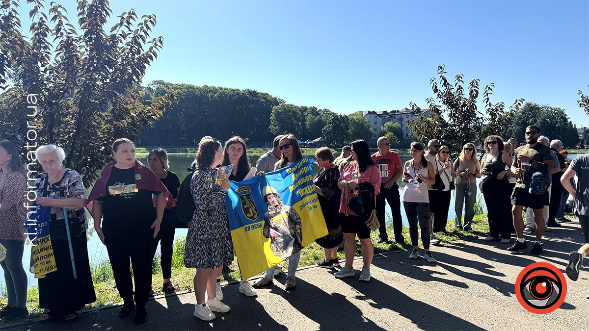 Коломияни взяли участь в забігу «Шаную воїнів, біжу за Героїв України» 11