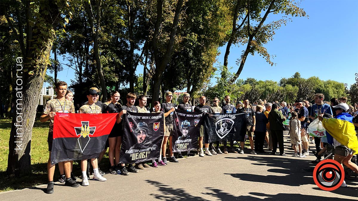 Коломияни взяли участь в забігу «Шаную воїнів, біжу за Героїв України» 10