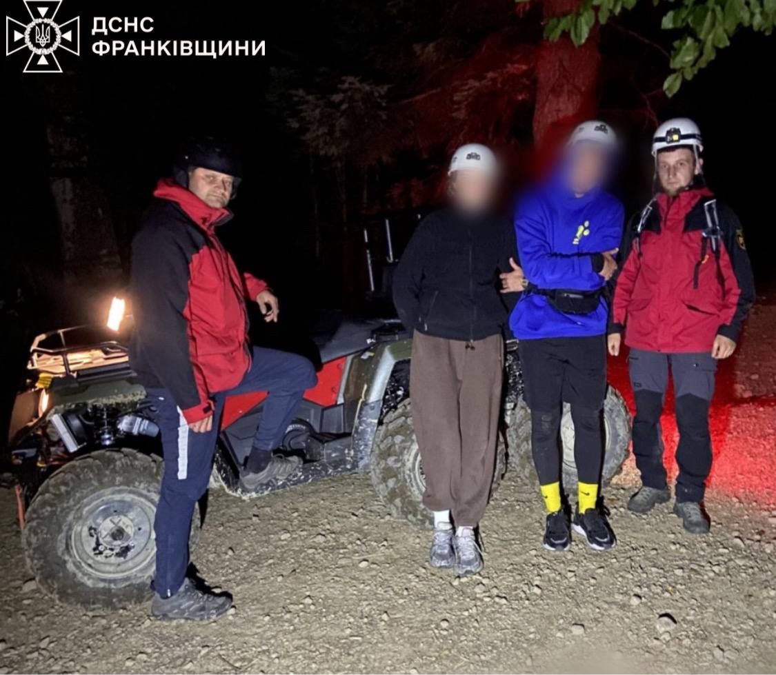 Рятувальники двічі допомагали мандрівникам у Карпатах 1