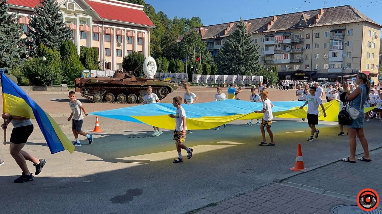 "Шаную Воїнів, біжу за Героїв України»": Косів пробіг у пам'ять про своїх Героїв 3