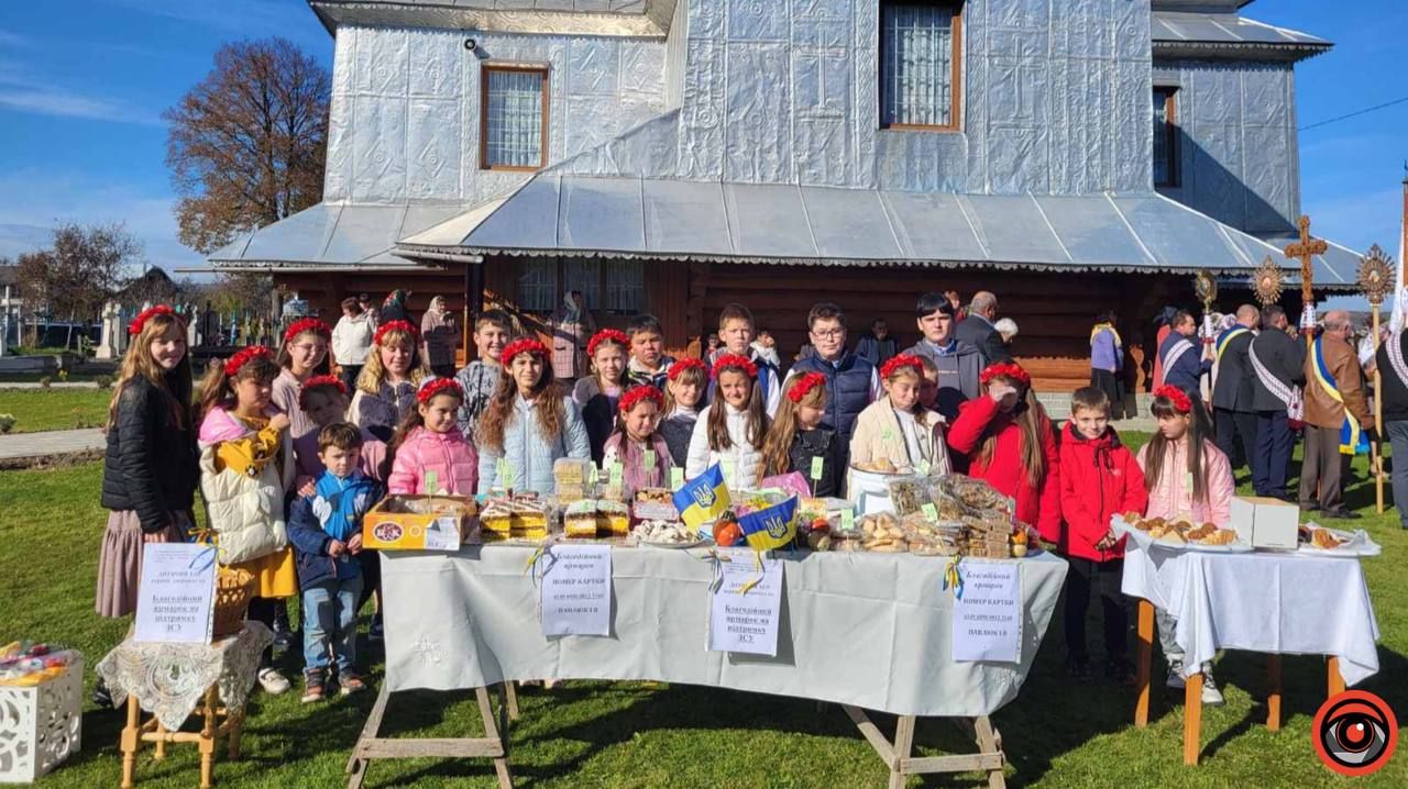 «Діти співають для Бога та України»: як дитячий церковний хор Смодній допомогає ЗСУ 4