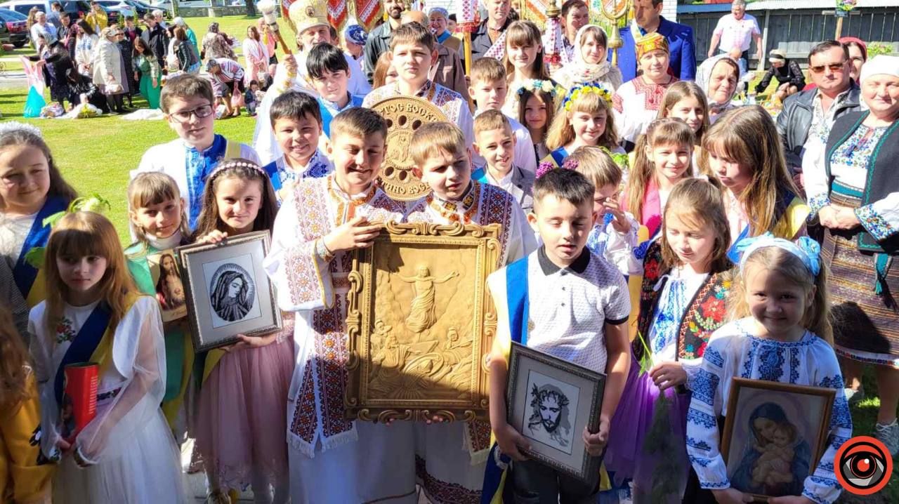 «Діти співають для Бога та України»: як дитячий церковний хор Смодній допомогає ЗСУ 1