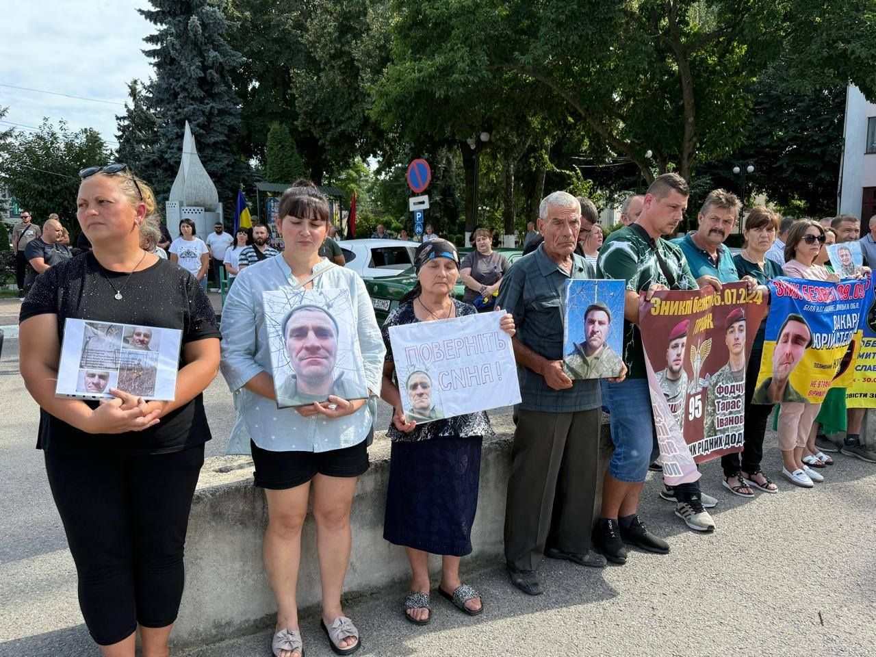 На Коломийщині відбувся автопробіг на підтримку військовополонених та безвісти зниклих 8