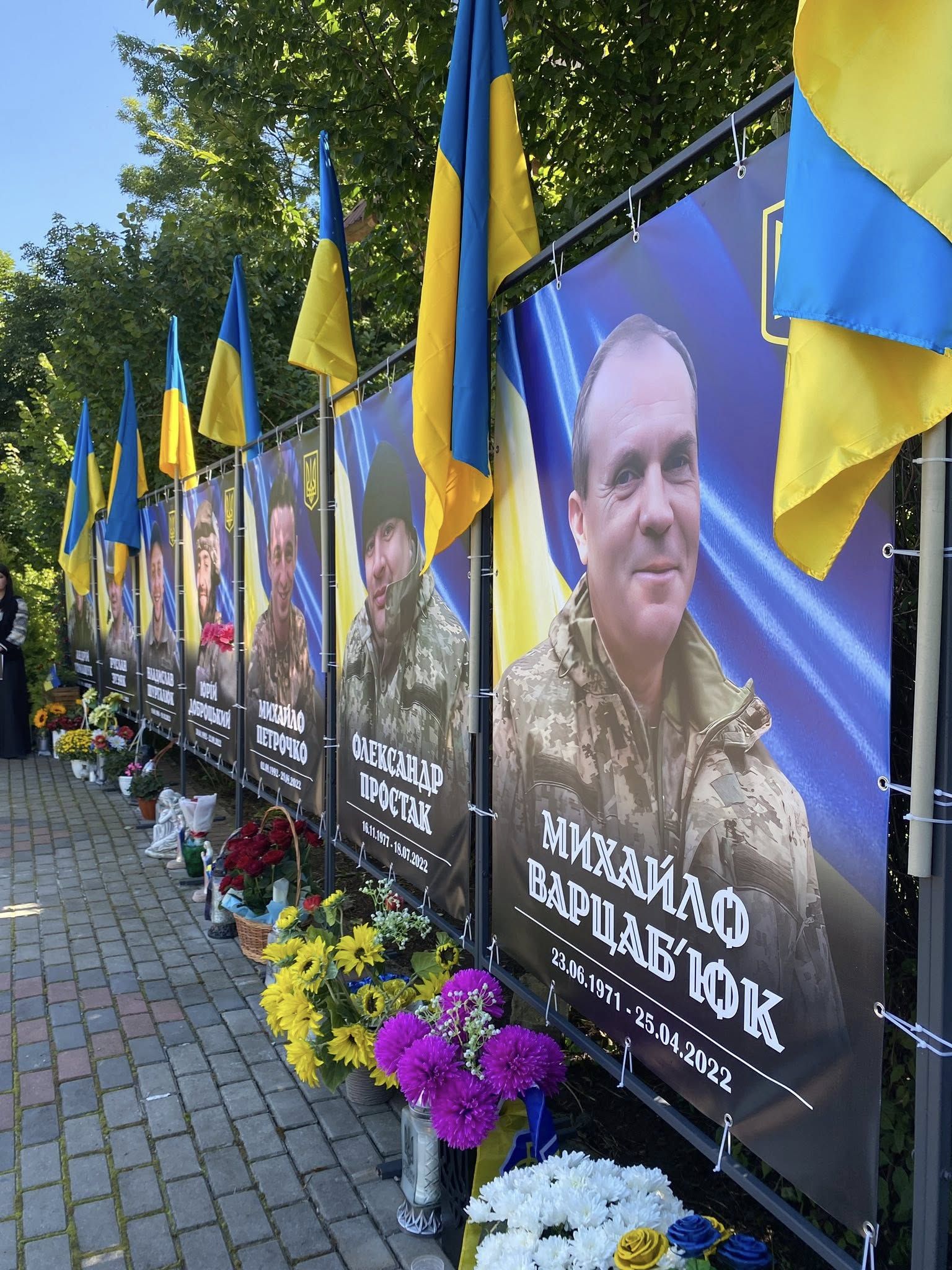 У Ворохтянській громаді освятили меморіали полеглим Героям 2