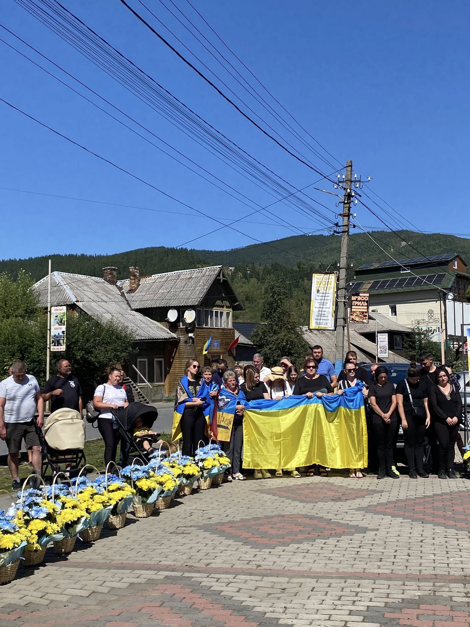 У Ворохтянській громаді освятили меморіали полеглим Героям 1