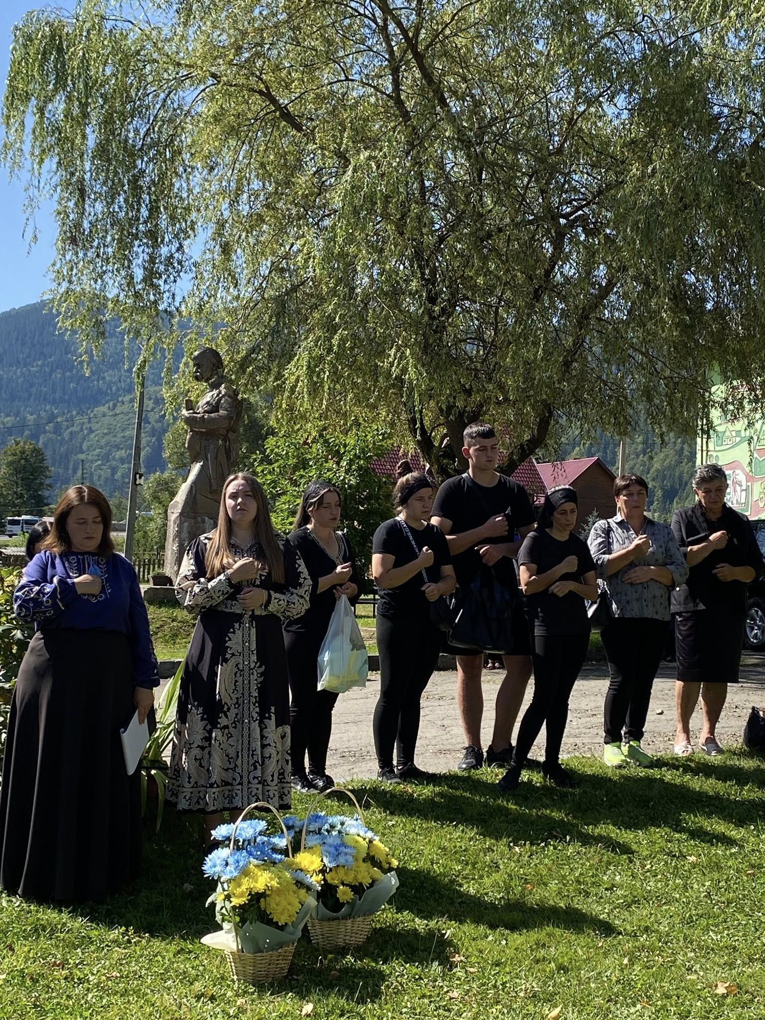 У Ворохтянській громаді освятили меморіали полеглим Героям 3