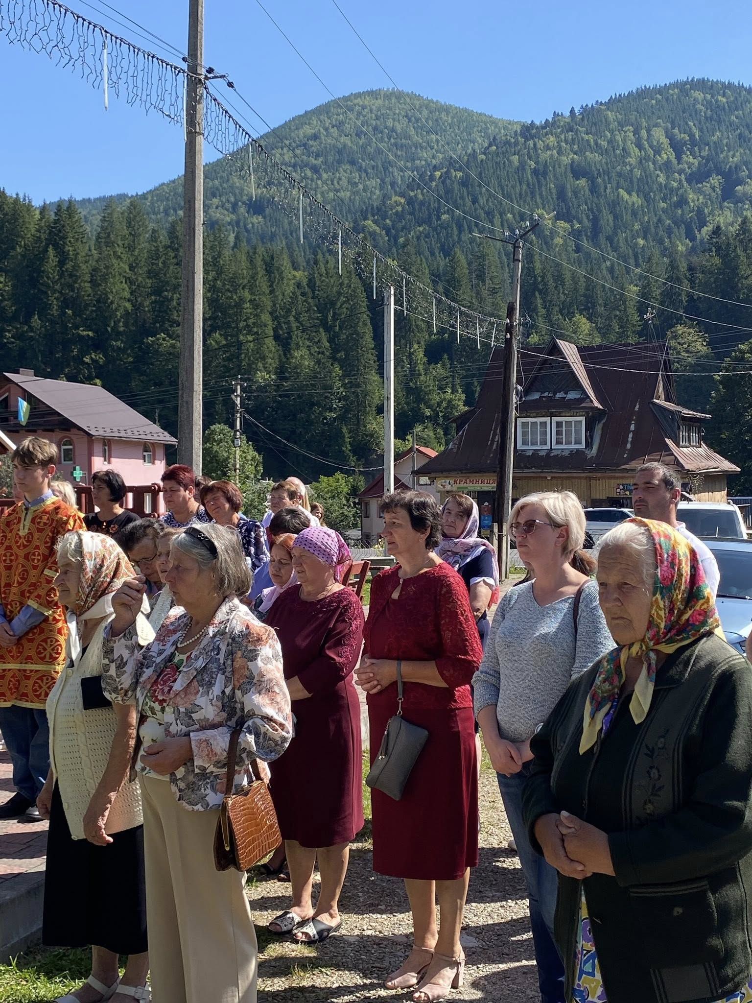 У Ворохтянській громаді освятили меморіали полеглим Героям 6