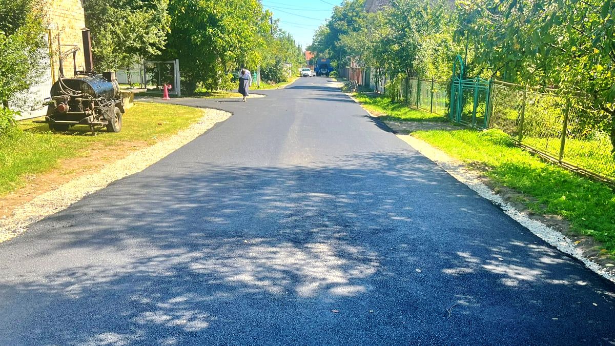 Сезон відкрито: у Коломиї заасфальтували дві вулиці 2