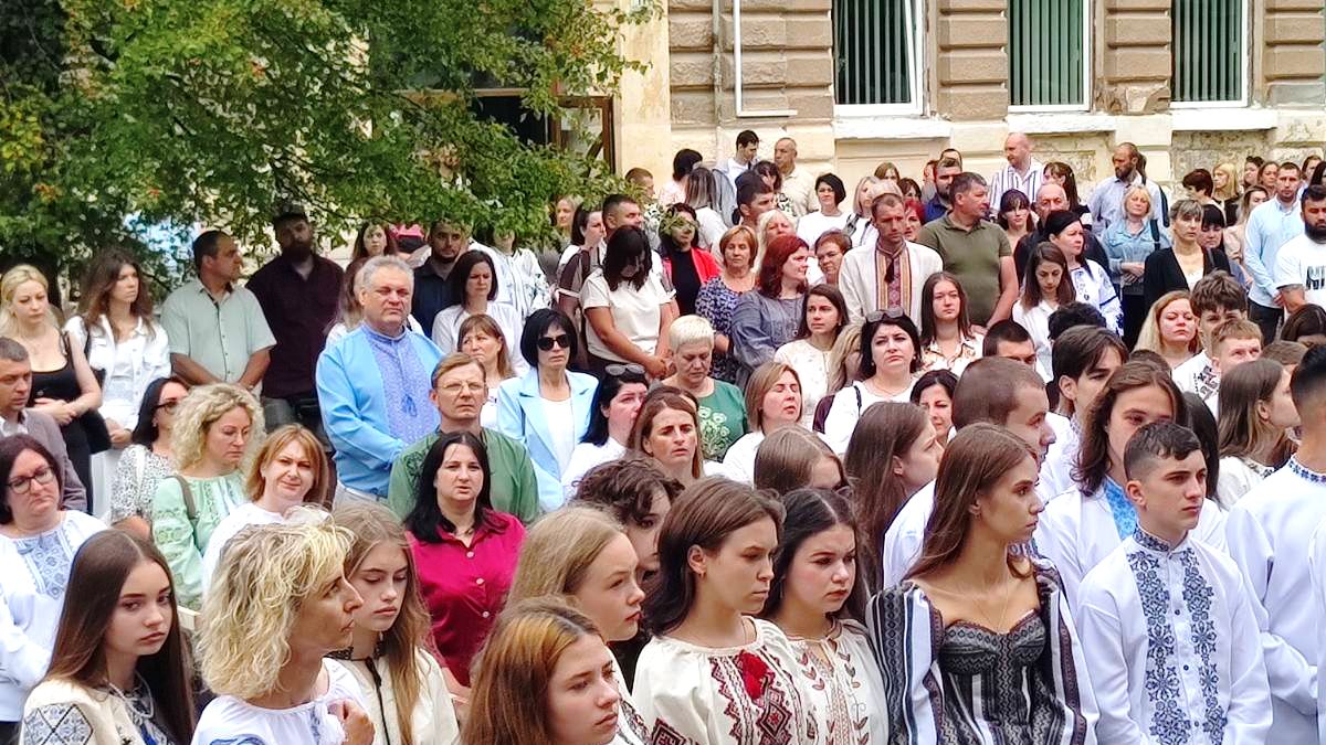 Меморіальною дошкою в Коломиї вшанували пам'ять воїна Олексія Розвадовського 2