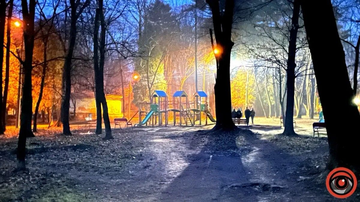 За матюччя на дитячому майданчику судили в Коломиї вчительку, маму порушника