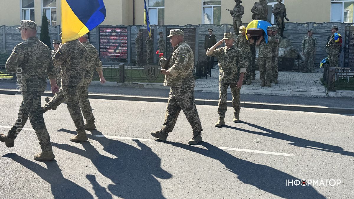 Коломияни зустріли скорботний кортеж з тілом воїна Юрія Алексєєва 9