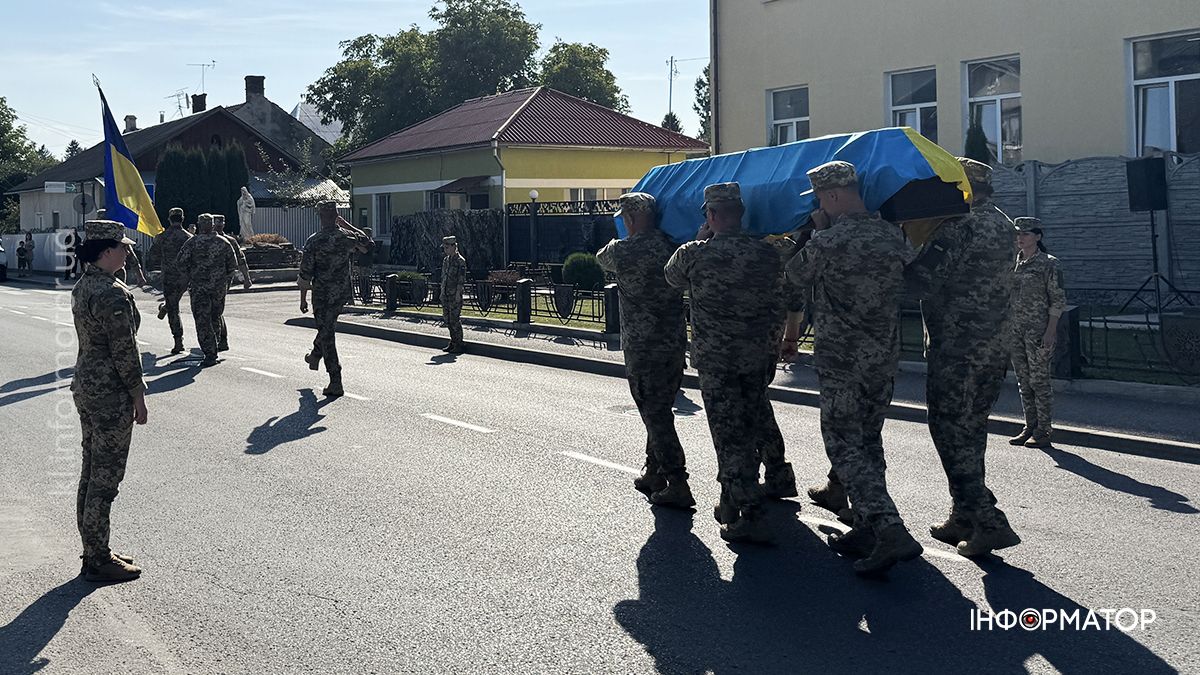 Коломияни зустріли скорботний кортеж з тілом воїна Юрія Алексєєва 10