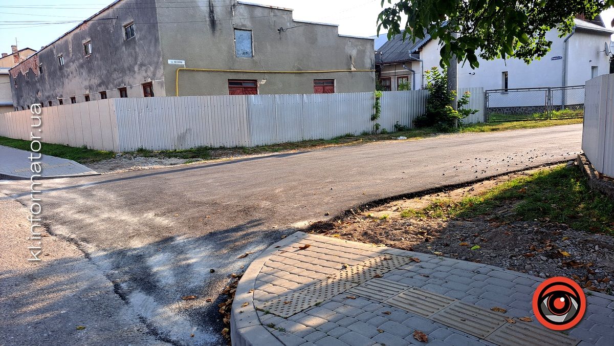 Які вулиці асфальтують комунальники в Коломиї 11